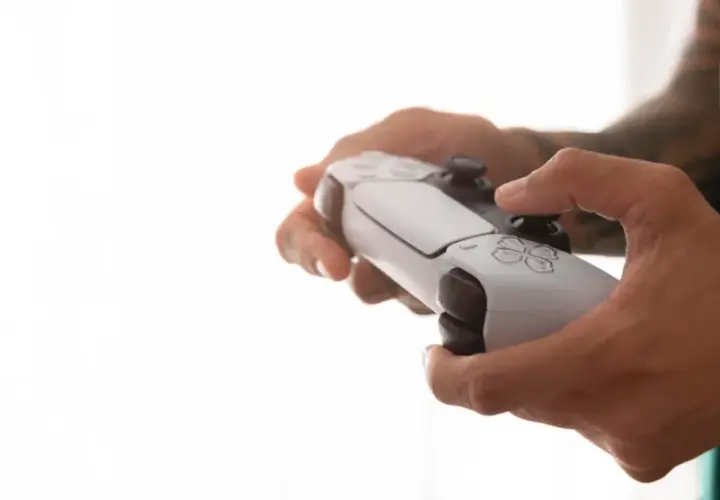 Top 5 strategii na PS4 które wciągną cię na długie godziny