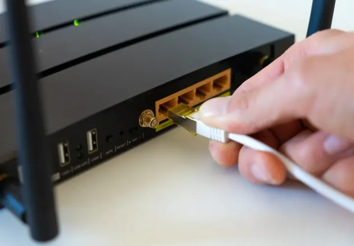 Jak podłączyć modem do laptopa? Proste kroki i najczęstsze problemy